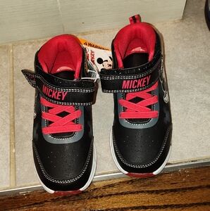 New! Boys Disney Junior Mickey Mouse Light-Up Basketball Sneakers Shoes Size 10
